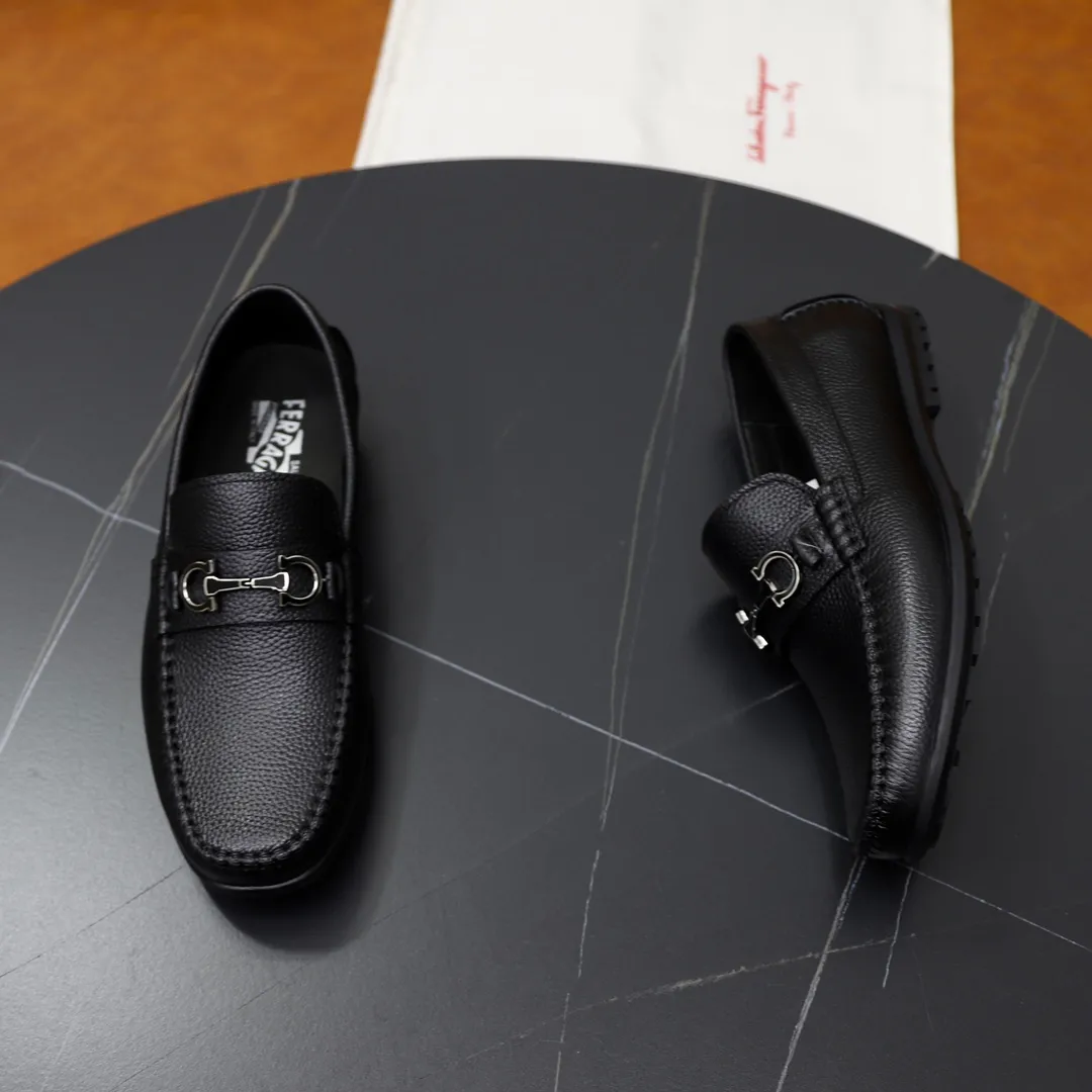 Men's shoes: 260🙅‍♂️🙅‍♂️🙅‍♂️Niuli Brand: Ferragamo Standard code: Men's code 38/44 (45 customized) Grade: Same as the official website Material: Original imported cowhide leather lining Original wear-resistant lightweight outsole Style category: Men's casual slip-on shoes Distinguished luxury brand elements top luxury Color: Actual picture color